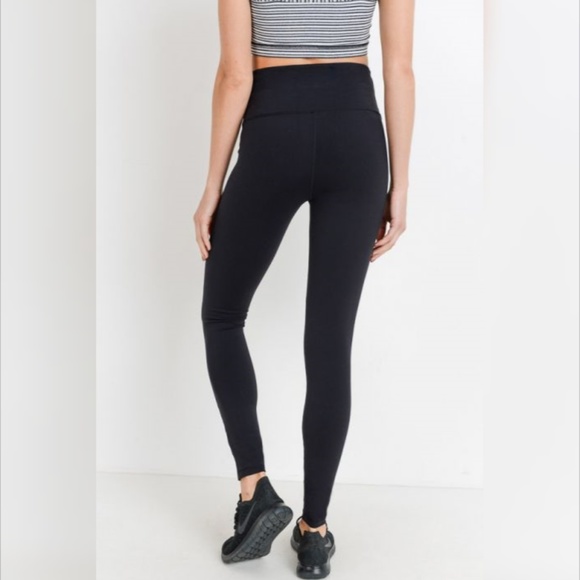 Highwaist Essential Solid Leggings - Picture 2 of 6